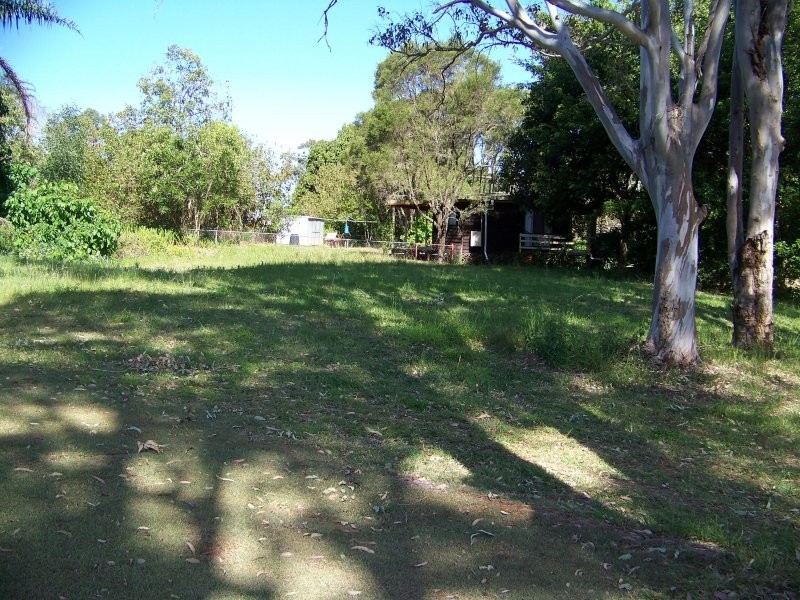 4-6 JUNE pde, Lamb Island QLD 4184