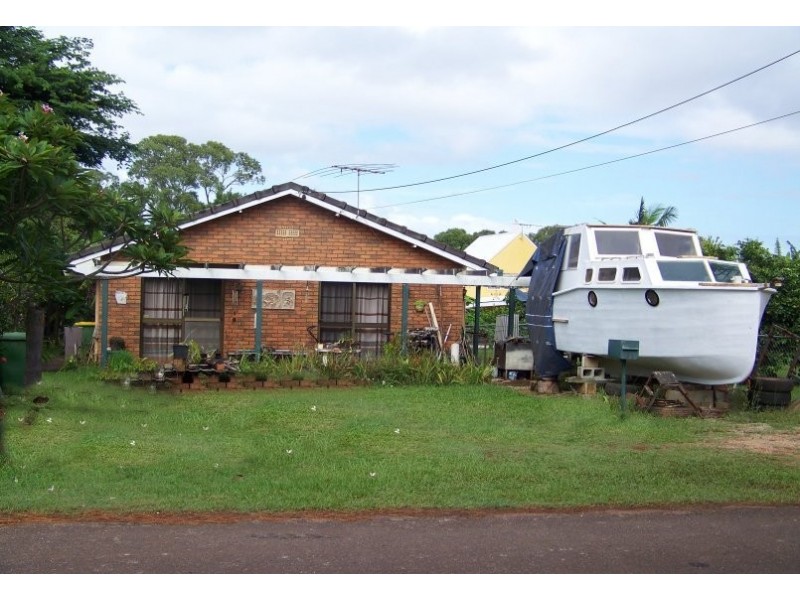 21 LEONIE cres, Lamb Island QLD 4184