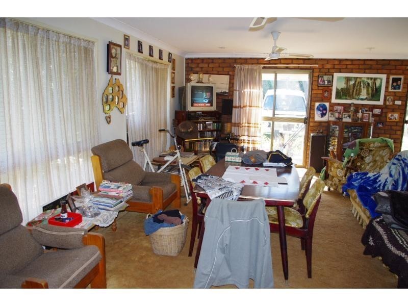 21 LEONIE cres, Lamb Island QLD 4184