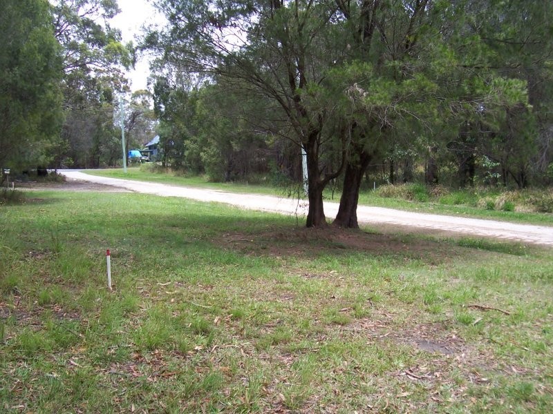 10 KARDINIA ST, Macleay Island QLD 4184