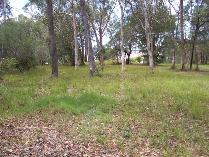 10 KARDINIA ST, Macleay Island QLD 4184
