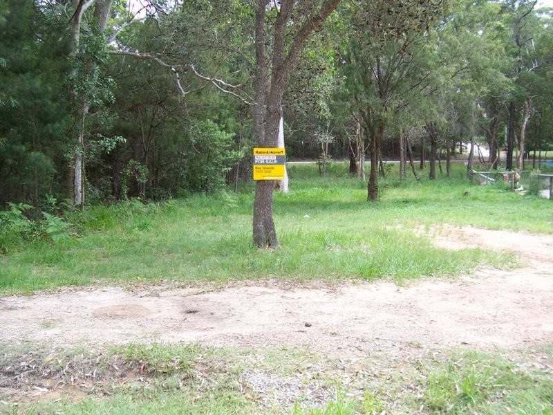 17 NOOGIE ST, Macleay Island QLD 4184