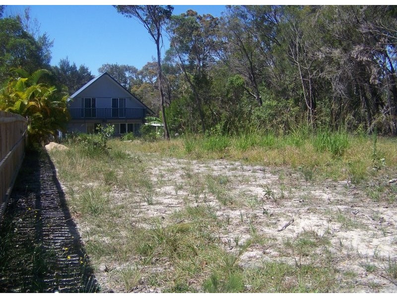 9 Leanne Street, Macleay Island QLD 4184