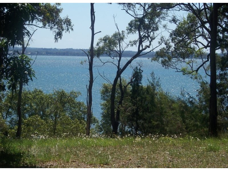 38 Coast Rd, Macleay Island QLD 4184