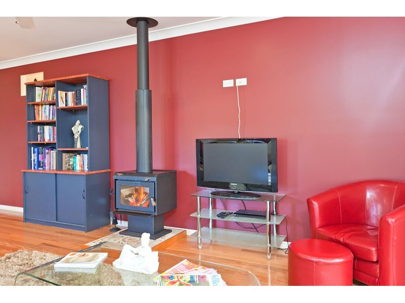 7 RAY ST, Macleay Island QLD 4184