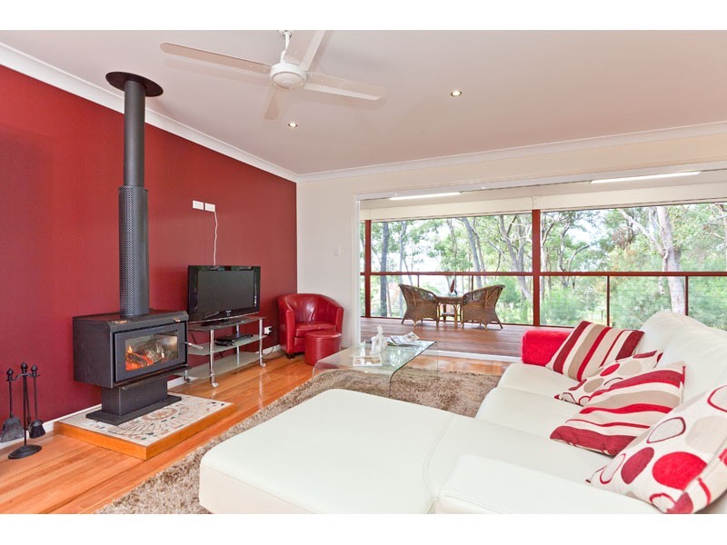 7 RAY ST, Macleay Island QLD 4184