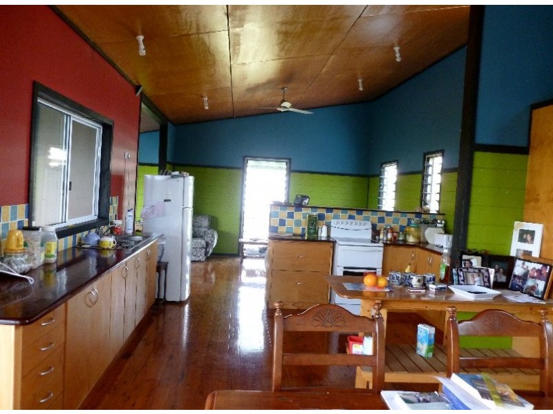 8 EMITA STREET, Macleay Island QLD 4184