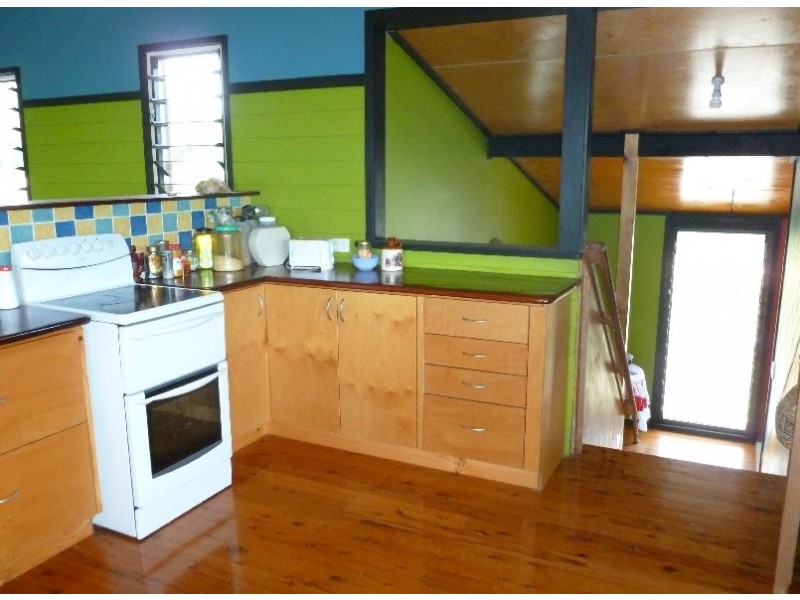 8 EMITA STREET, Macleay Island QLD 4184