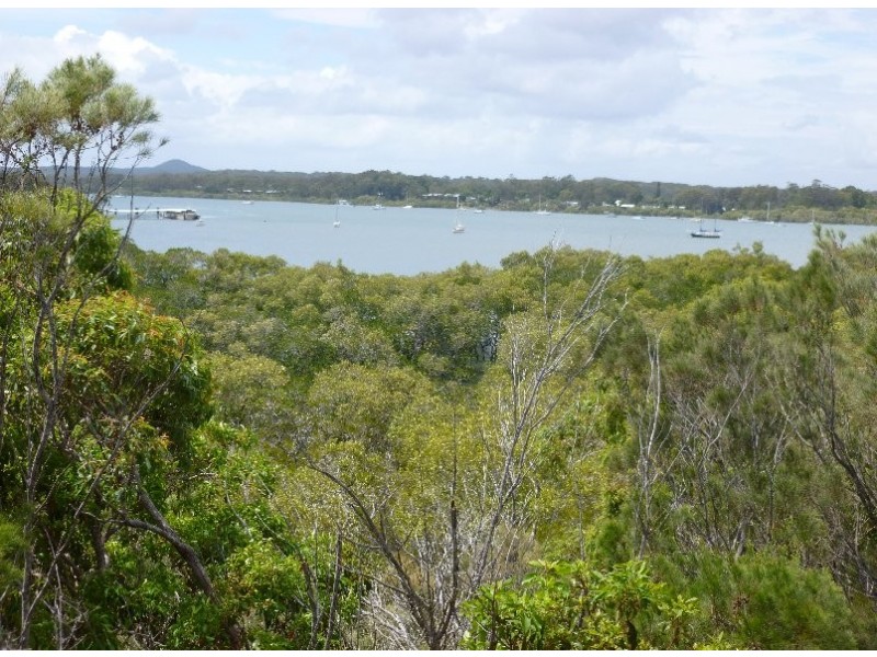 8 EMITA STREET, Macleay Island QLD 4184