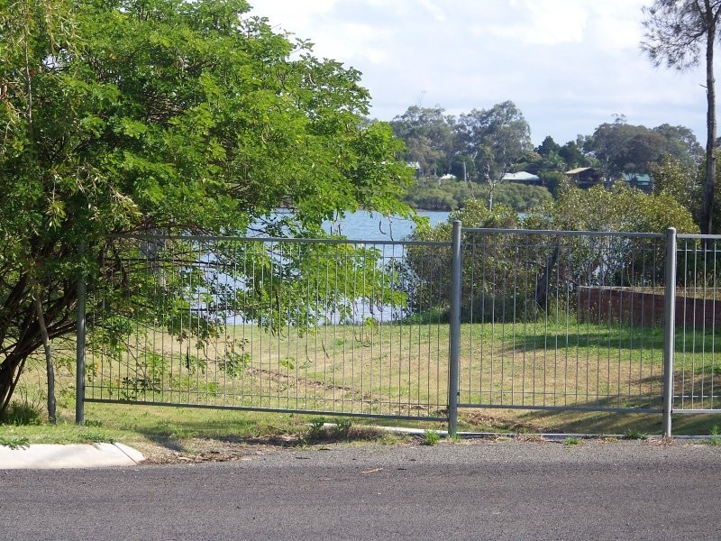 3 BASIL ct, Lamb Island QLD 4184