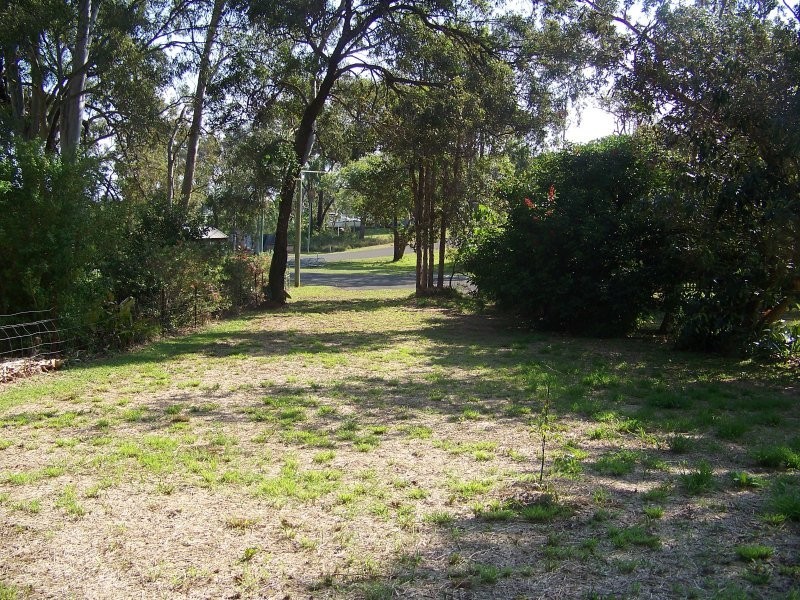 3 BASIL ct, Lamb Island QLD 4184
