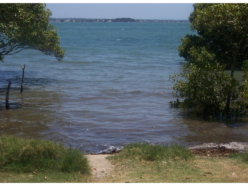 3 Dinjerra St, Macleay Island QLD 4184