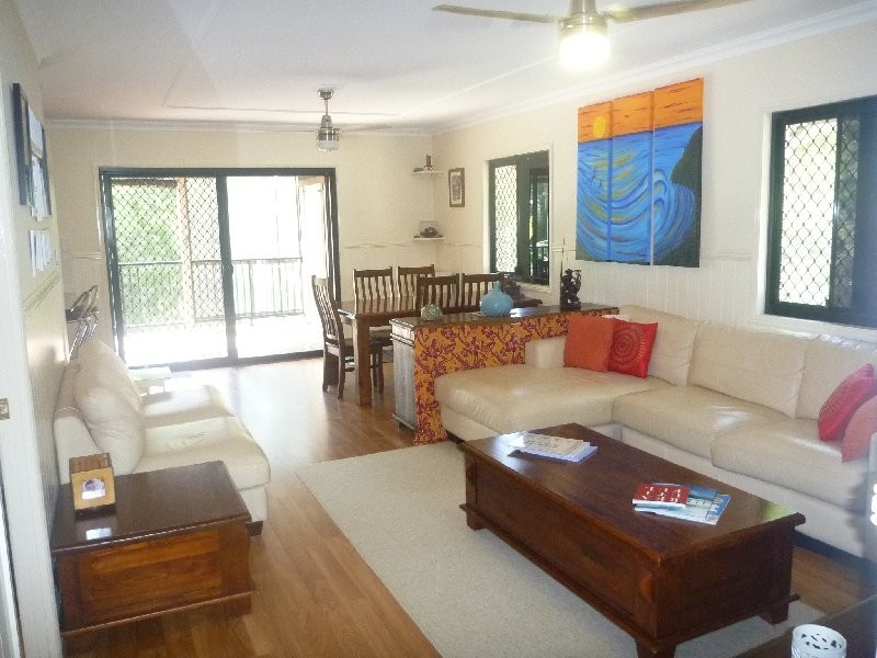 3 Dinjerra St, Macleay Island QLD 4184