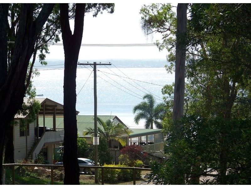 3 Dinjerra St, Macleay Island QLD 4184