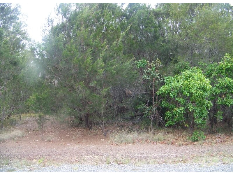 24 Leanne Street, Macleay Island QLD 4184