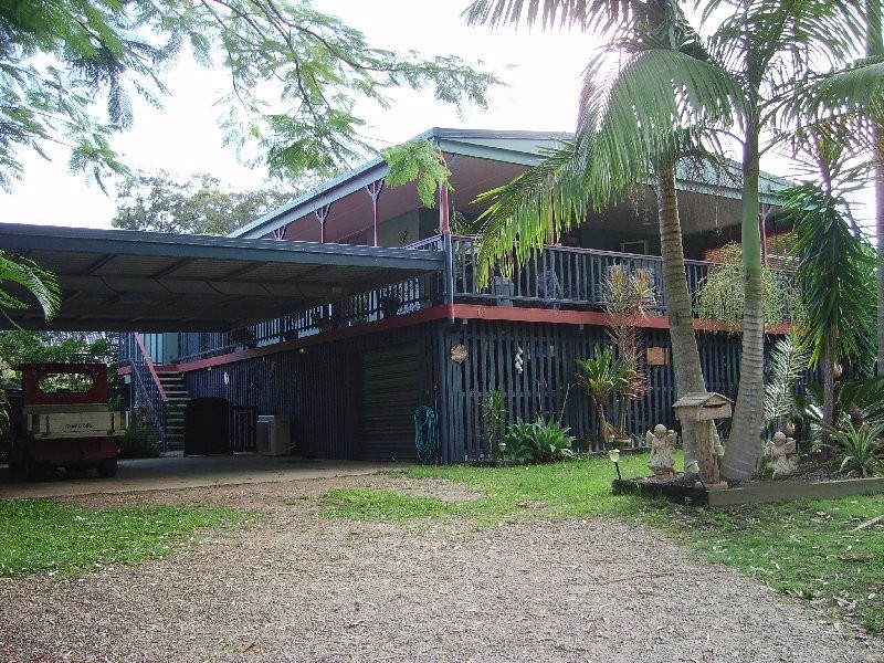 16 Noyes Parade, Karragarra Island QLD 4184