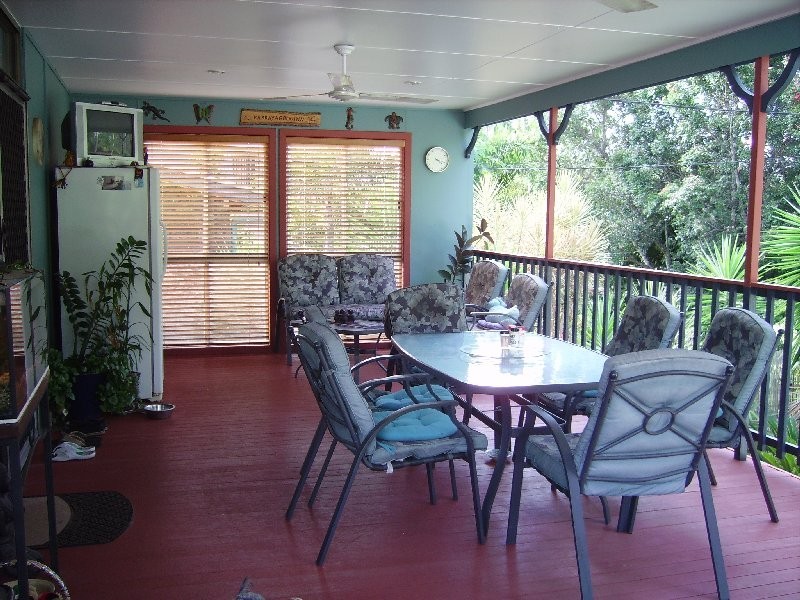 16 Noyes Parade, Karragarra Island QLD 4184