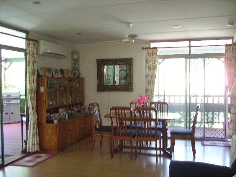 16 Noyes Parade, Karragarra Island QLD 4184