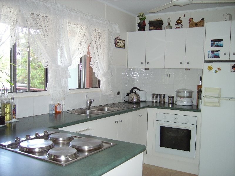 16 Noyes Parade, Karragarra Island QLD 4184