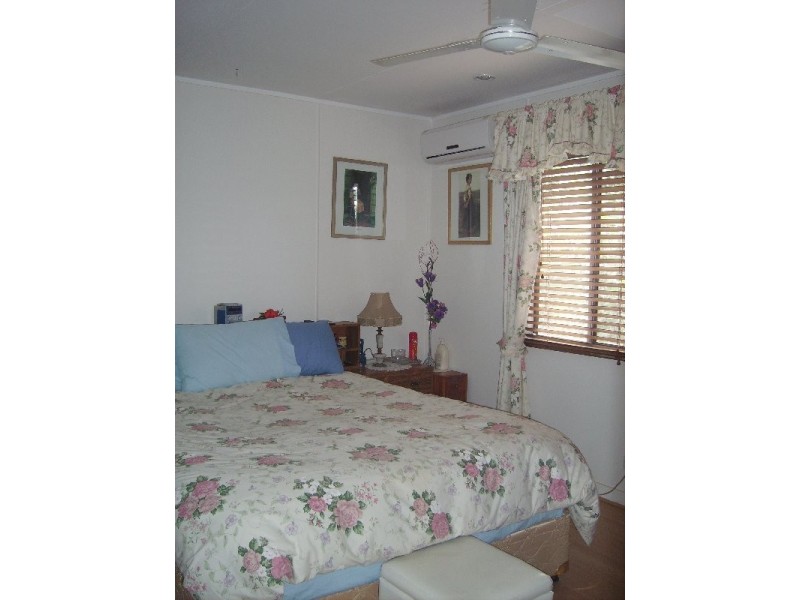 16 Noyes Parade, Karragarra Island QLD 4184