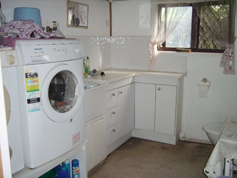 16 Noyes Parade, Karragarra Island QLD 4184