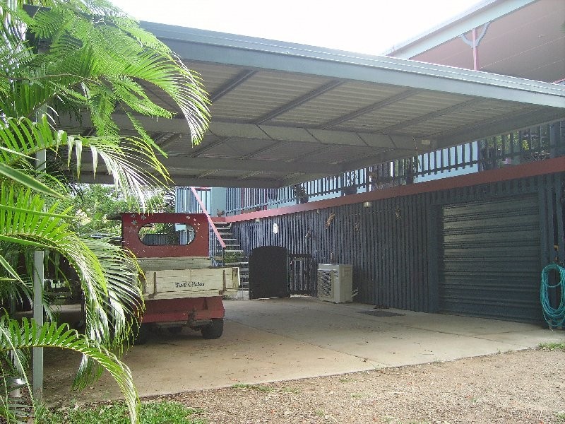 16 Noyes Parade, Karragarra Island QLD 4184