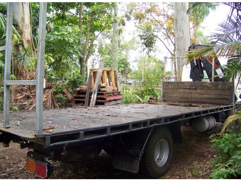 6-8 Lucas Drive, Lamb Island QLD 4184