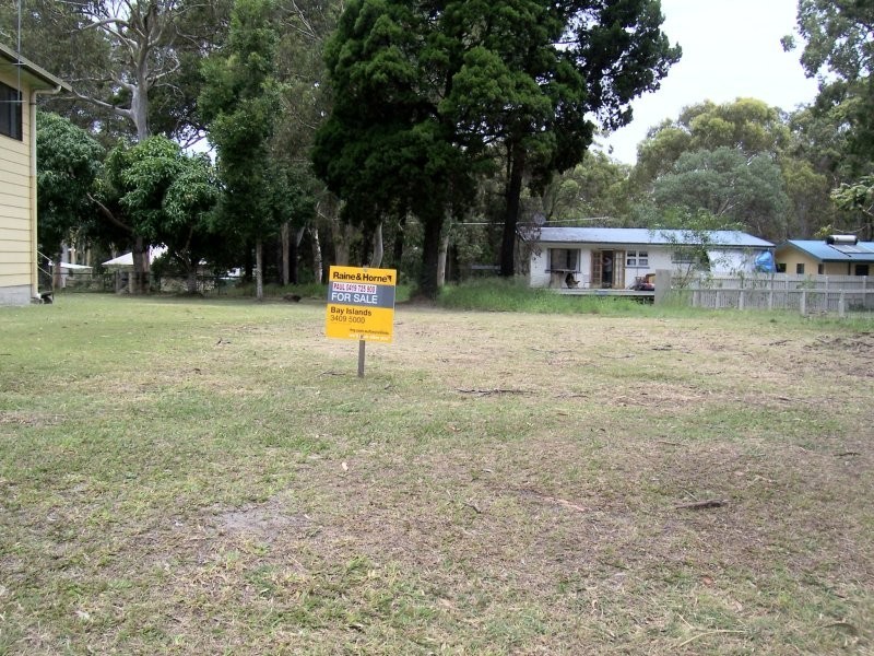 6 KIM CRESCENT, Macleay Island QLD 4184