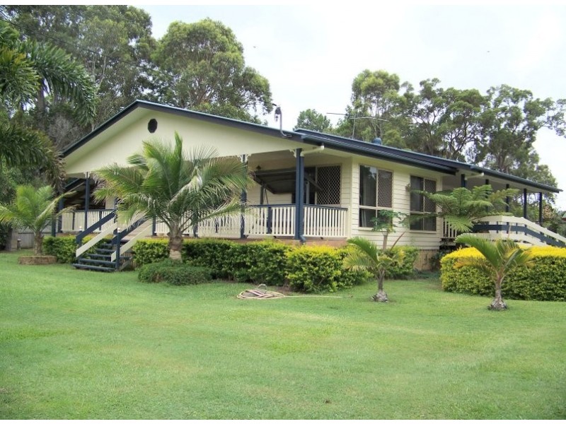 5 Halcyon st, Lamb Island QLD 4184