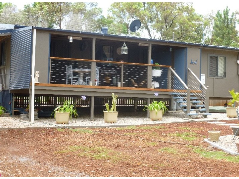 18 COOEE CRESENT, Macleay Island QLD 4184