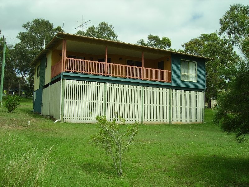 4 Alkira Street, Macleay Island QLD 4184
