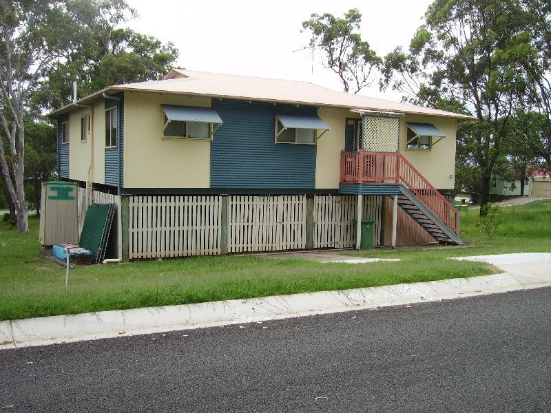 4 Alkira Street, Macleay Island QLD 4184