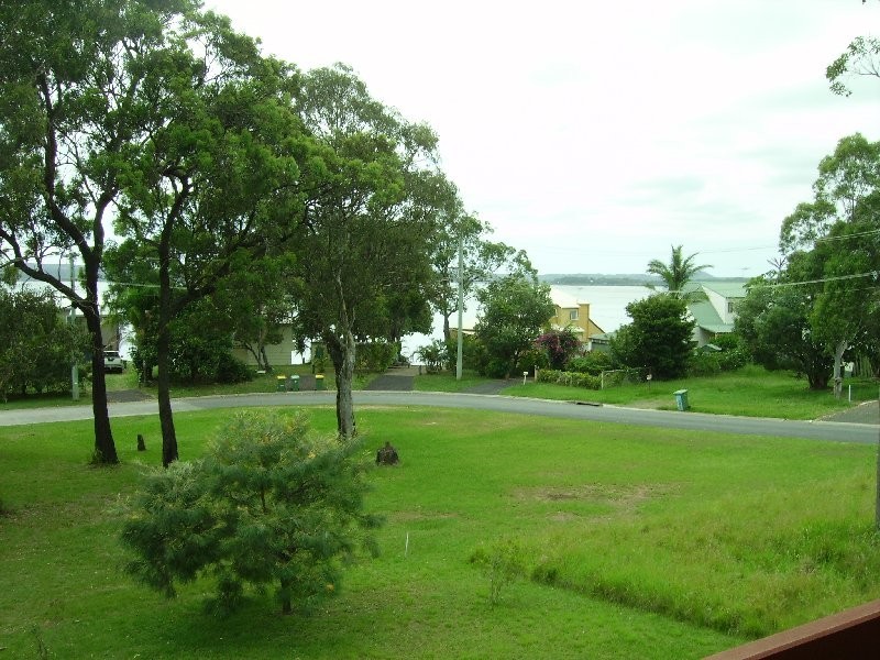 4 Alkira Street, Macleay Island QLD 4184