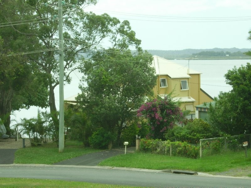 4 Alkira Street, Macleay Island QLD 4184