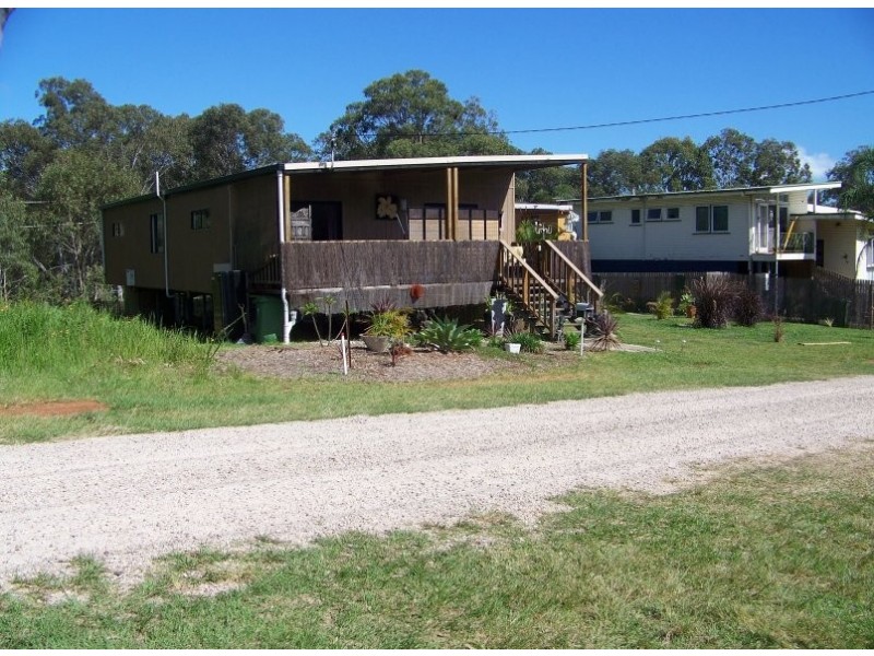 5 SHELLY, Lamb Island QLD 4184