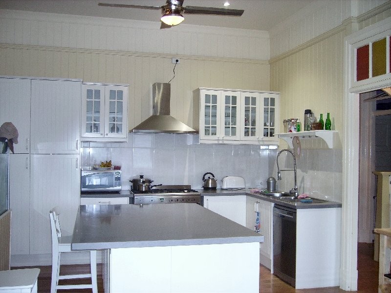 4 Leichhardt Terrace, Russell Island QLD 4184