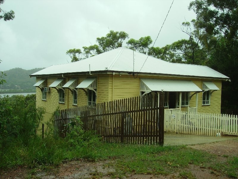 4 Leichhardt Terrace, Russell Island QLD 4184