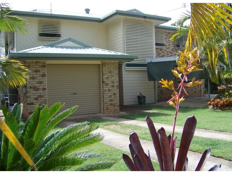 32 Koonwarra Pde, Macleay Island QLD 4184