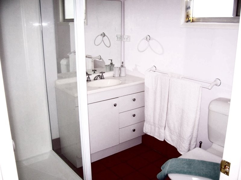 100 WESTERN RD, Macleay Island QLD 4184