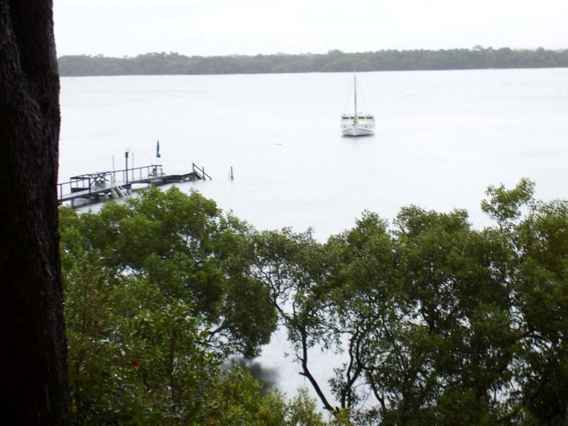 100 WESTERN RD, Macleay Island QLD 4184