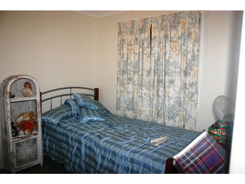 24 Treasure Island Avenue, Karragarra Island QLD 4184