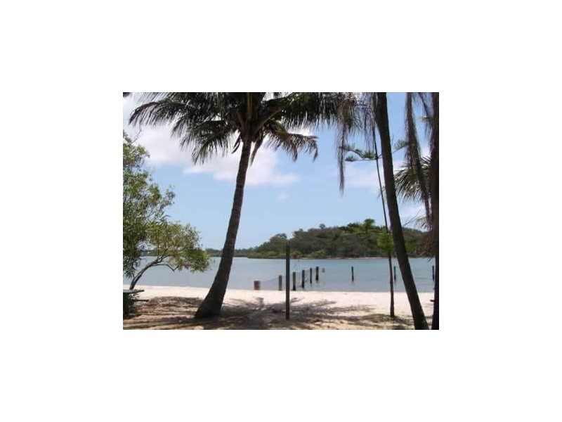 24 Treasure Island Avenue, Karragarra Island QLD 4184