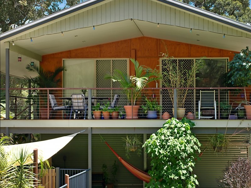 2 PRESIDENT TCE, Macleay Island QLD 4184