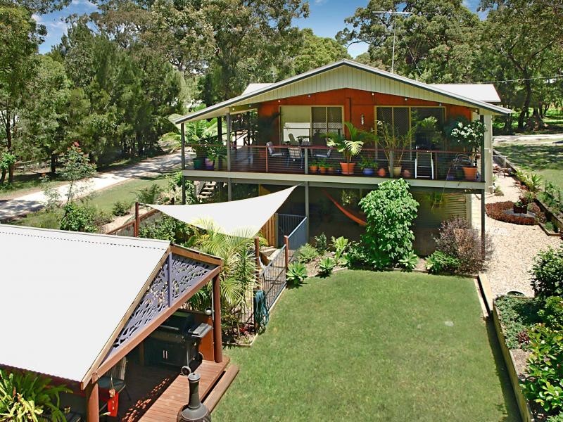 2 PRESIDENT TCE, Macleay Island QLD 4184
