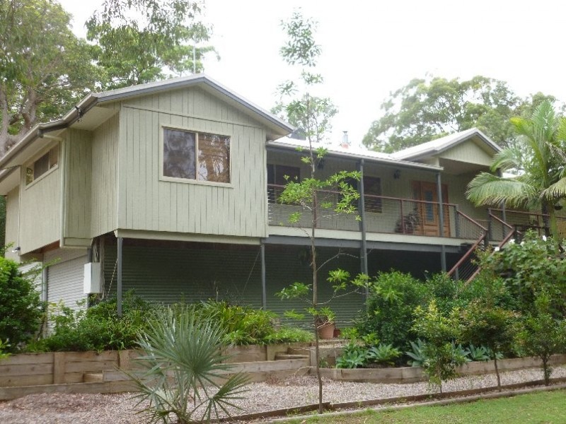 2 PRESIDENT TCE, Macleay Island QLD 4184