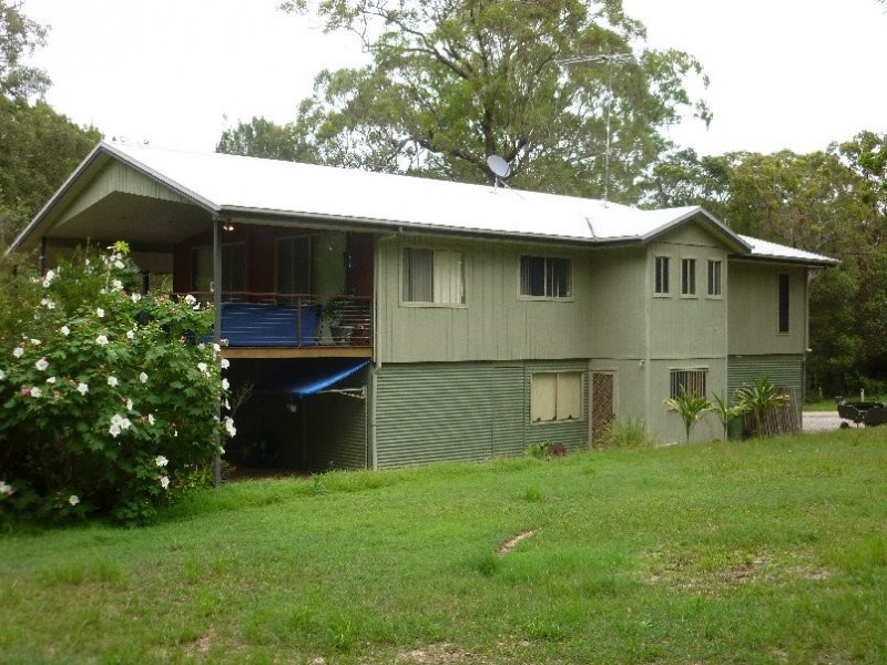 2 PRESIDENT TCE, Macleay Island QLD 4184