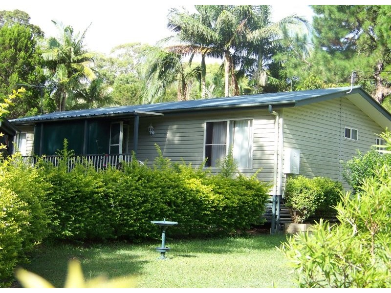 26 Alexander Street, Macleay Island QLD 4184