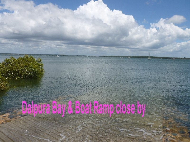 4 Dalpura Street, Macleay Island QLD 4184