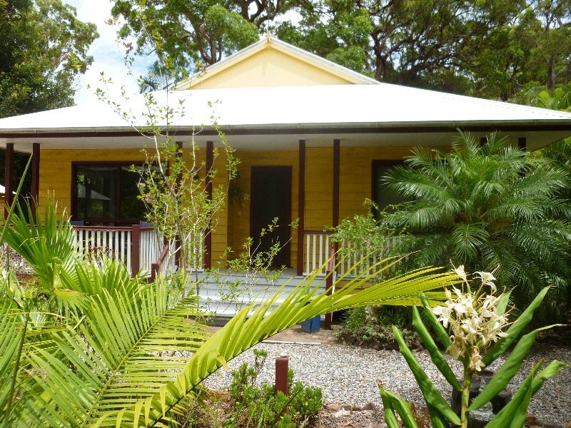 13 PRESIDENT TERRACE, Macleay Island QLD 4184