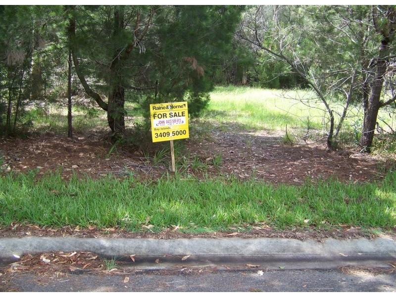 6 Curlew Street, Macleay Island QLD 4184